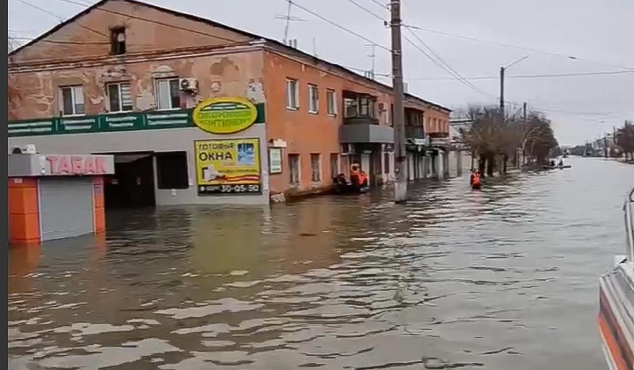 Inundaciones en Oremburgo, Rusia. Foto: EFE.