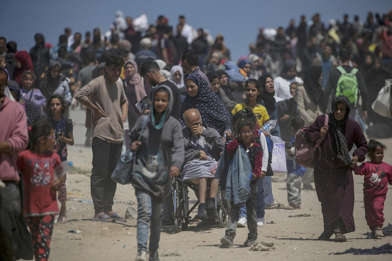 Gazatíes en Rafah. Foto: EFE.