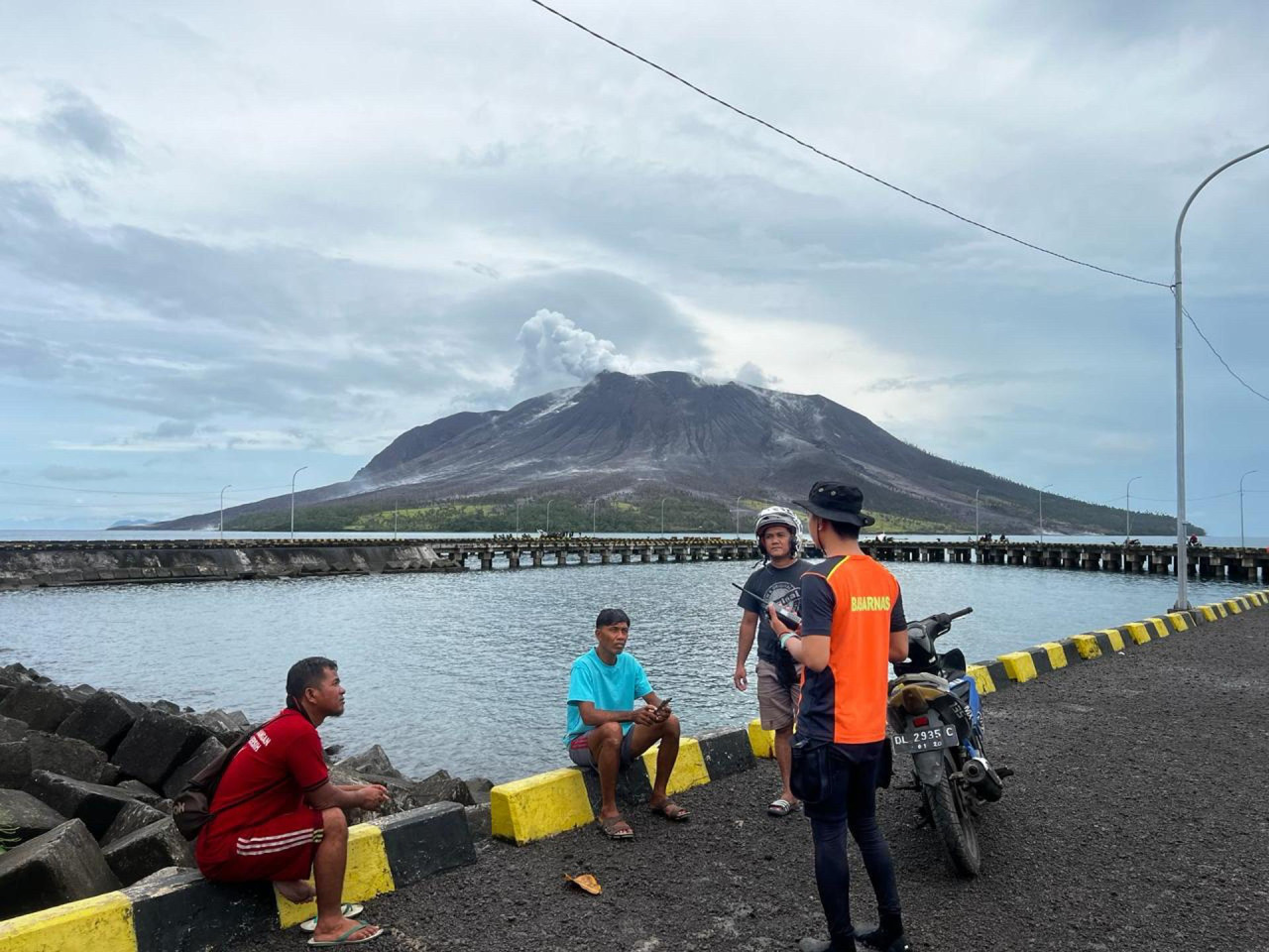 Volcán Ruang, en Indonesia. Foto: EFE.