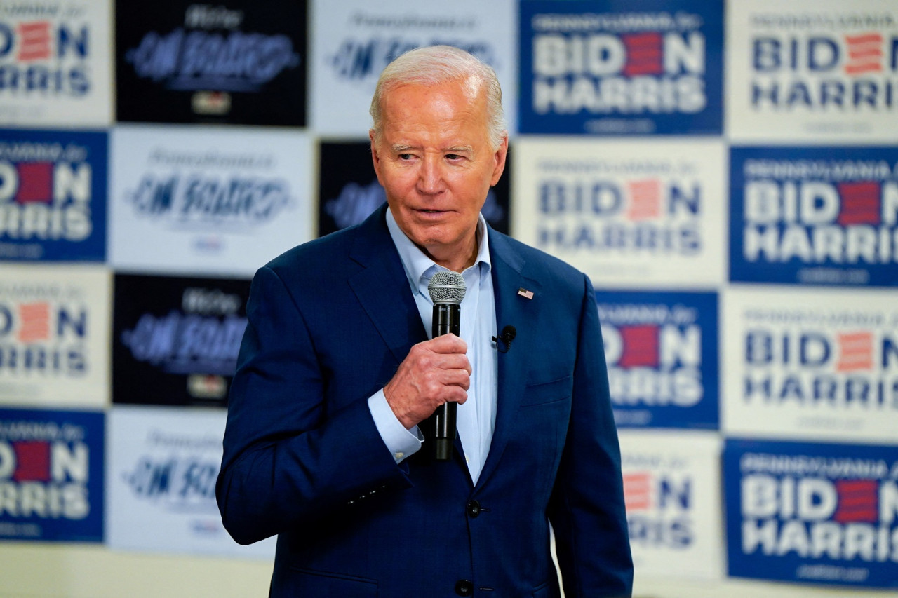 Joe Biden, a 25 años del tiroteo escolar de Columbine: "Los niños aprenden  antes a agacharse y cubrirse que a leer y escribir" | Canal 26