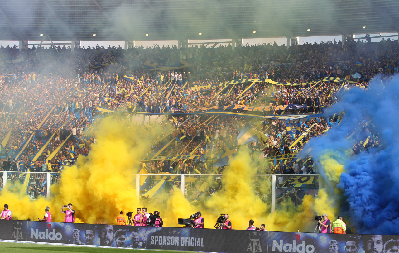 El color de los hinchas de Boca en el Superclásico. Foto: NA