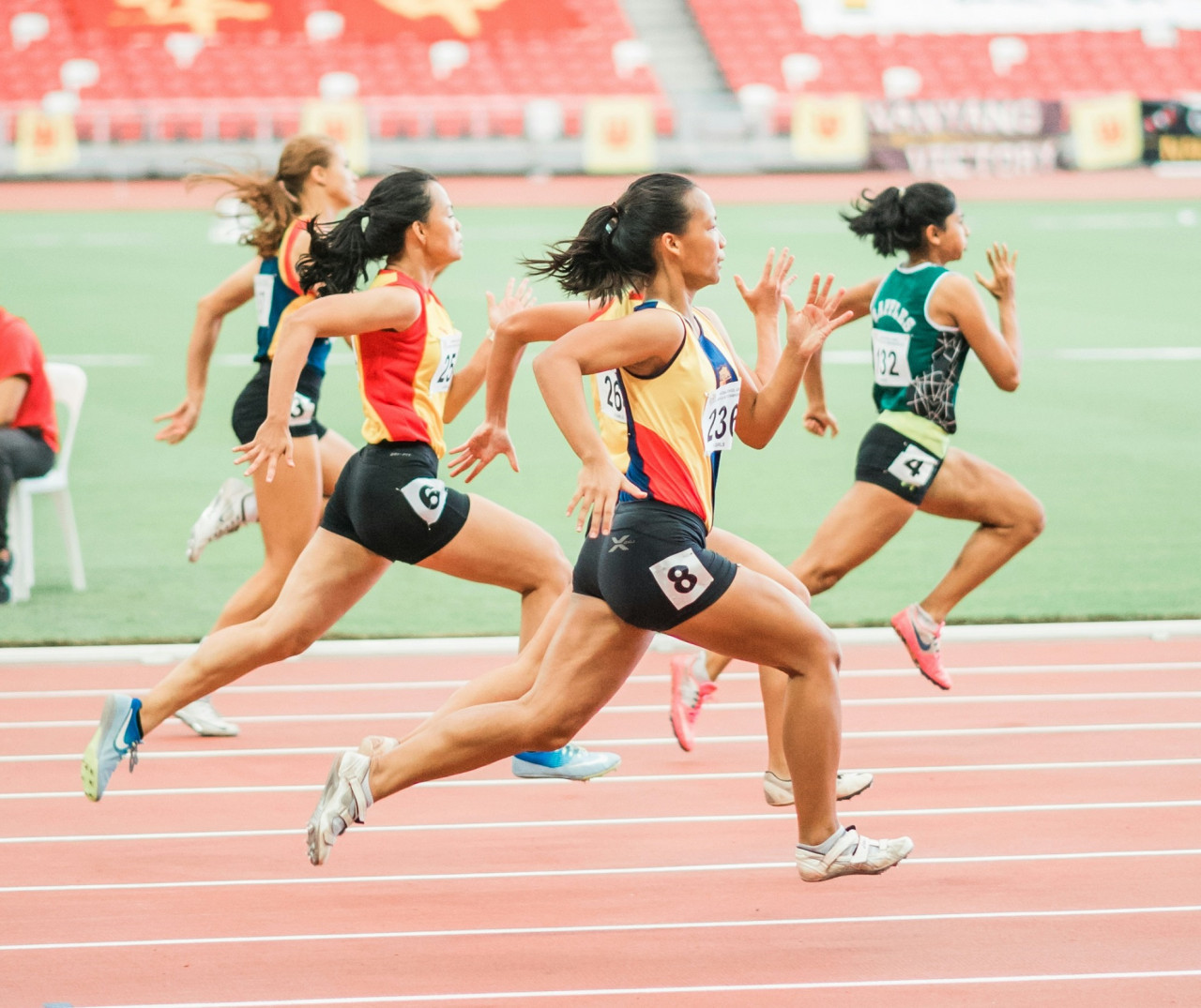 Mujeres haciendo deporte. Foto Unsplash.