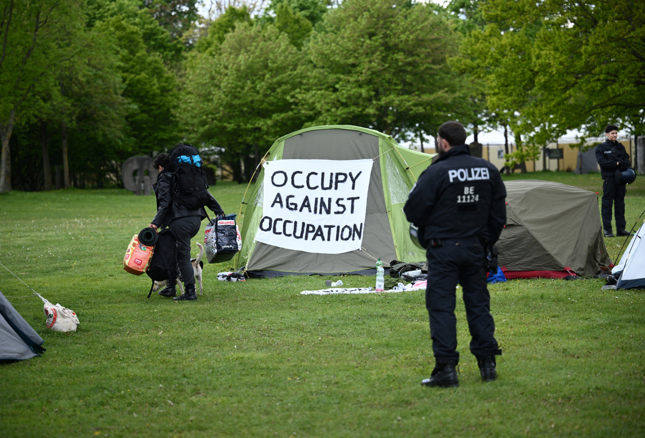 Campamento propalestino frente al Parlamento alemán. Foto: REUTERS.