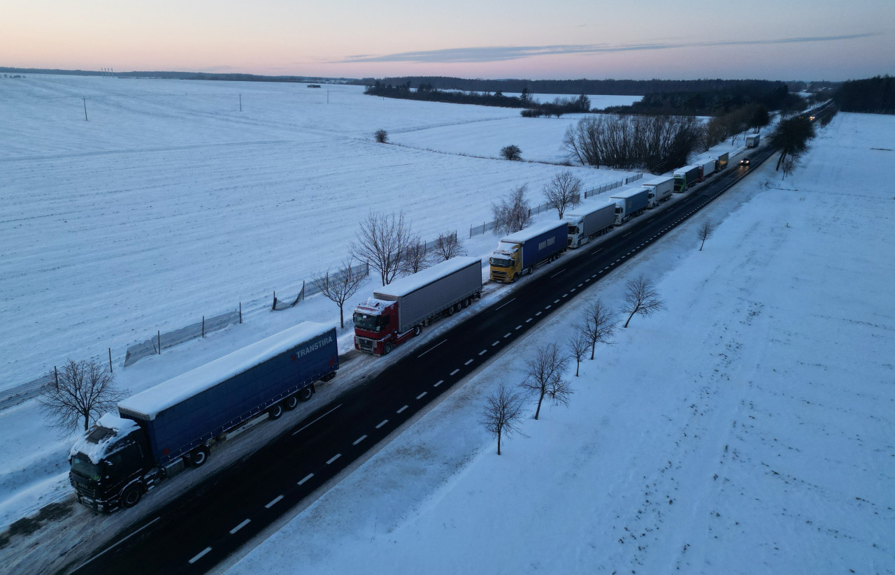 Bloqueo del paso fronterizo entre Ucrania y Polonia. Foto: Reuters.