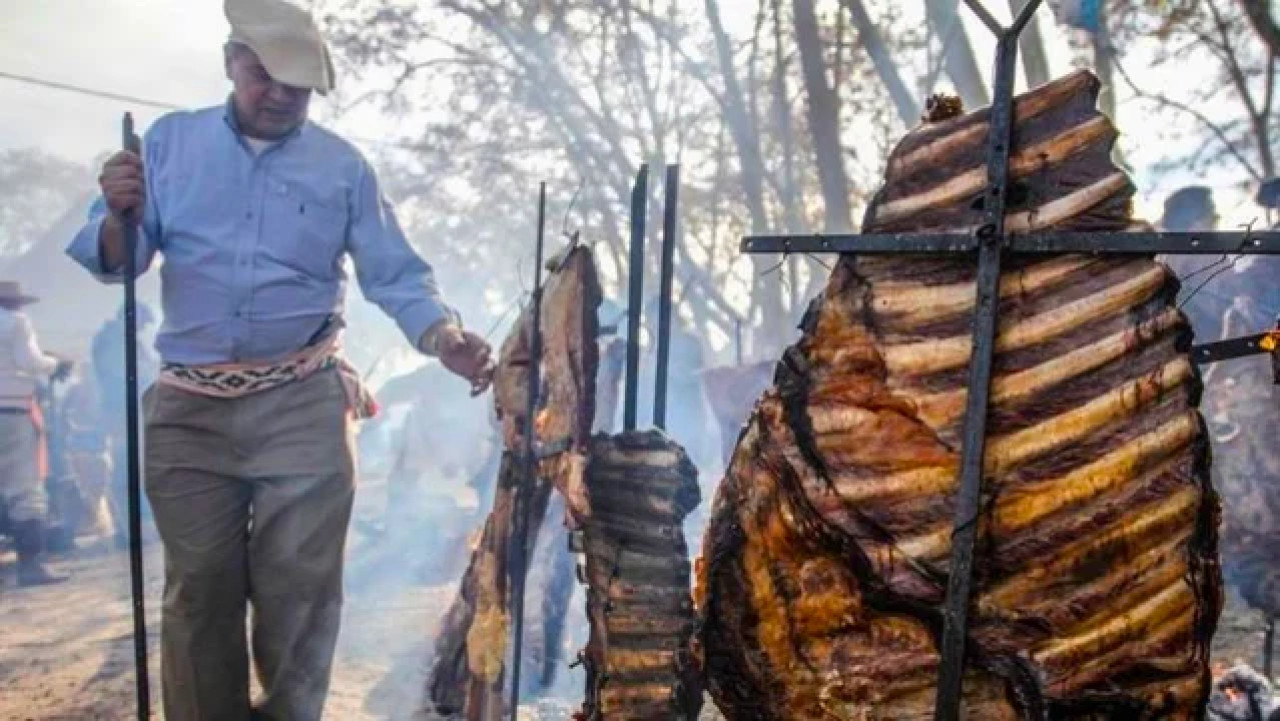 En un asado bien argentino no pueden faltar los chinchulines. Foto: NA