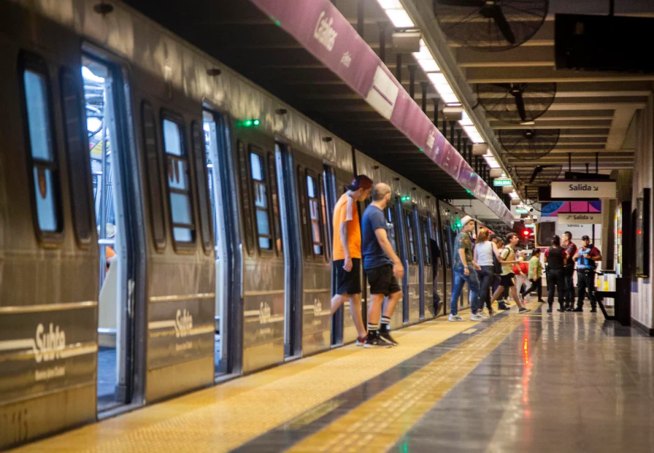 Subte, transporte público. Foto: NA