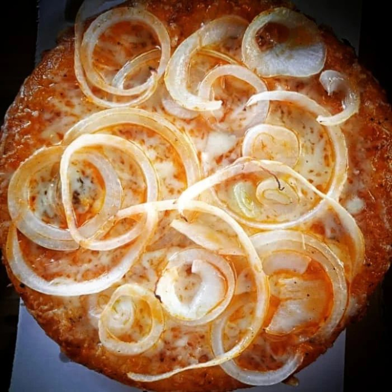 Pizza fugazza argentina. Foto: Instagram.