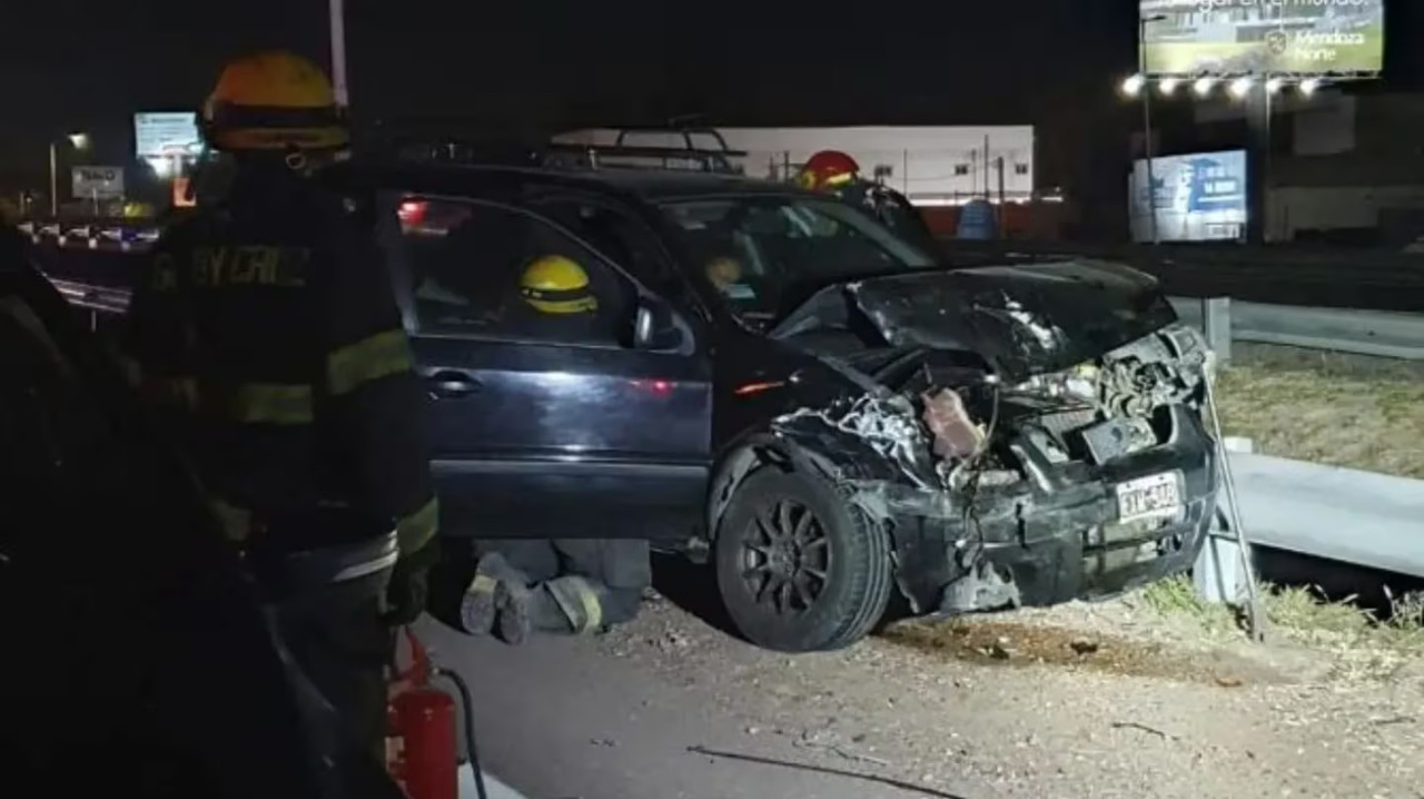 Así quedaron los autos tras el choque. Foto: Gentileza Diario Uno