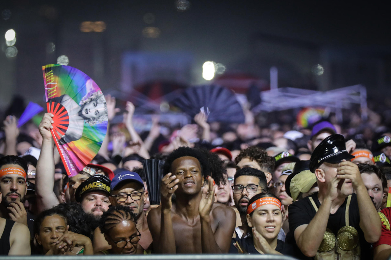 Madonna se presentó en un concierto gratuito, única presentación de su gira The Celebration Tour en Sudamérica,  en la playa de Copacabana. EFE