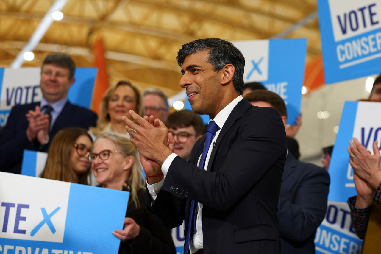 Derrota para Rishi Sunak en las elecciones. Foto: Reuters.