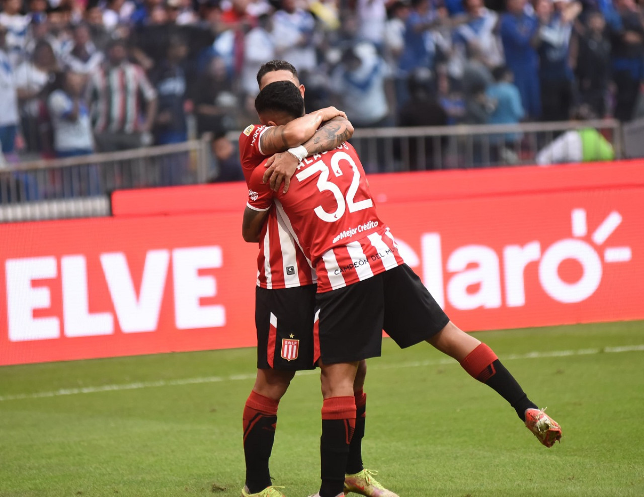 Eros Mancuso; Estudiantes de La Plata vs. Vélez Sarsfield. Foto: NA.