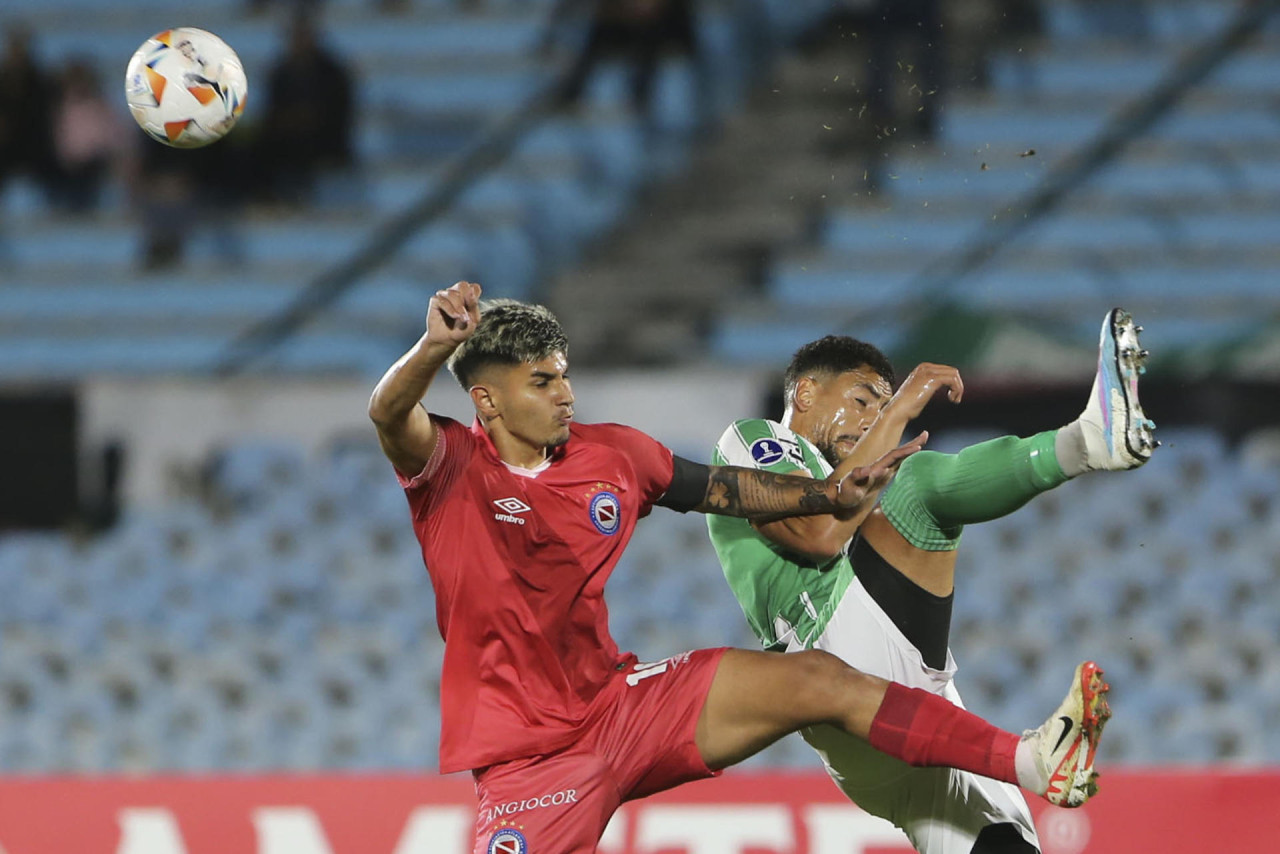 Copa Sudamericana, Racing de Montevideo vs. Argentinos Juniors. Foto: EFE.