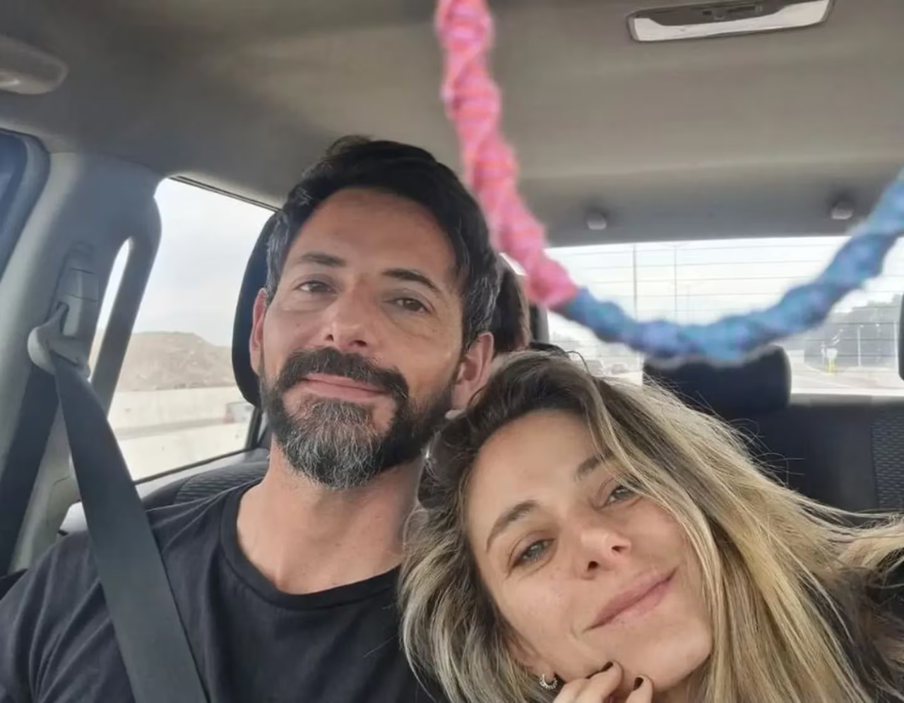 Mariana Derderián junto a su esposo Francisco Aravena. Foto: Instagram / mariana.derderian