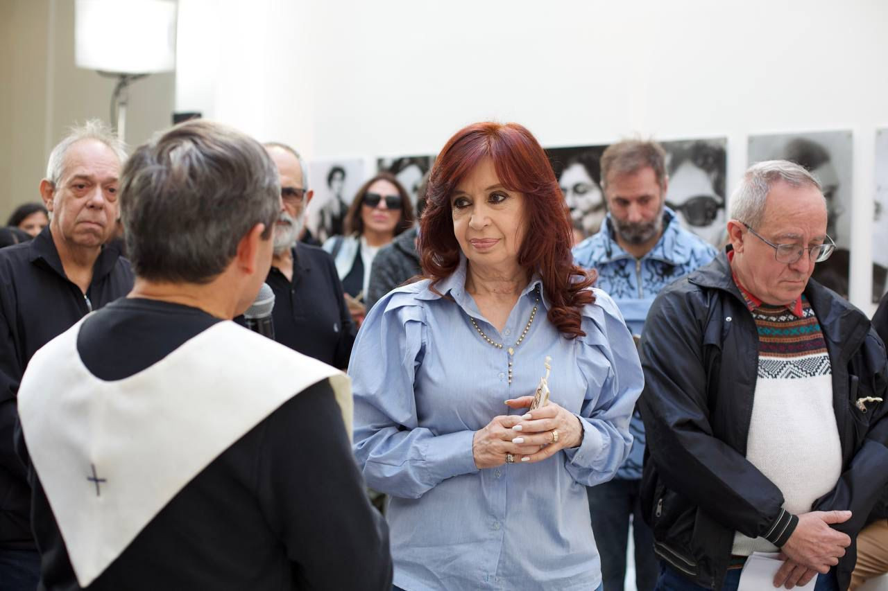 Cristina Fernández de Kirchner participó en la entronización de la  Virgen de Luján en el Instituto Patria.