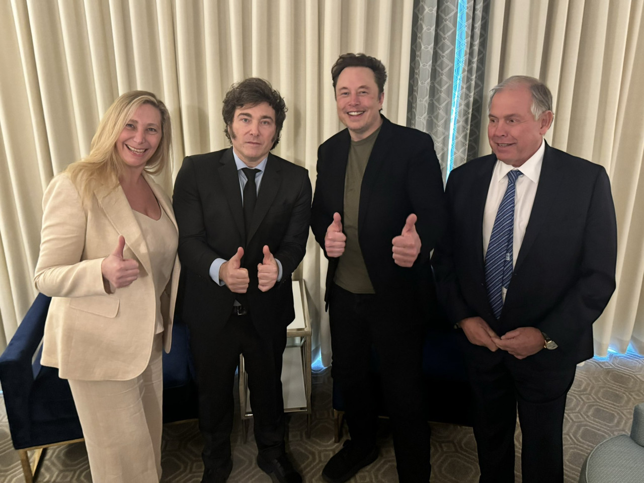 Javier Milei, Karina Milei y Gerardo Werthein junto a Elon Musk. Foto: Twitter.