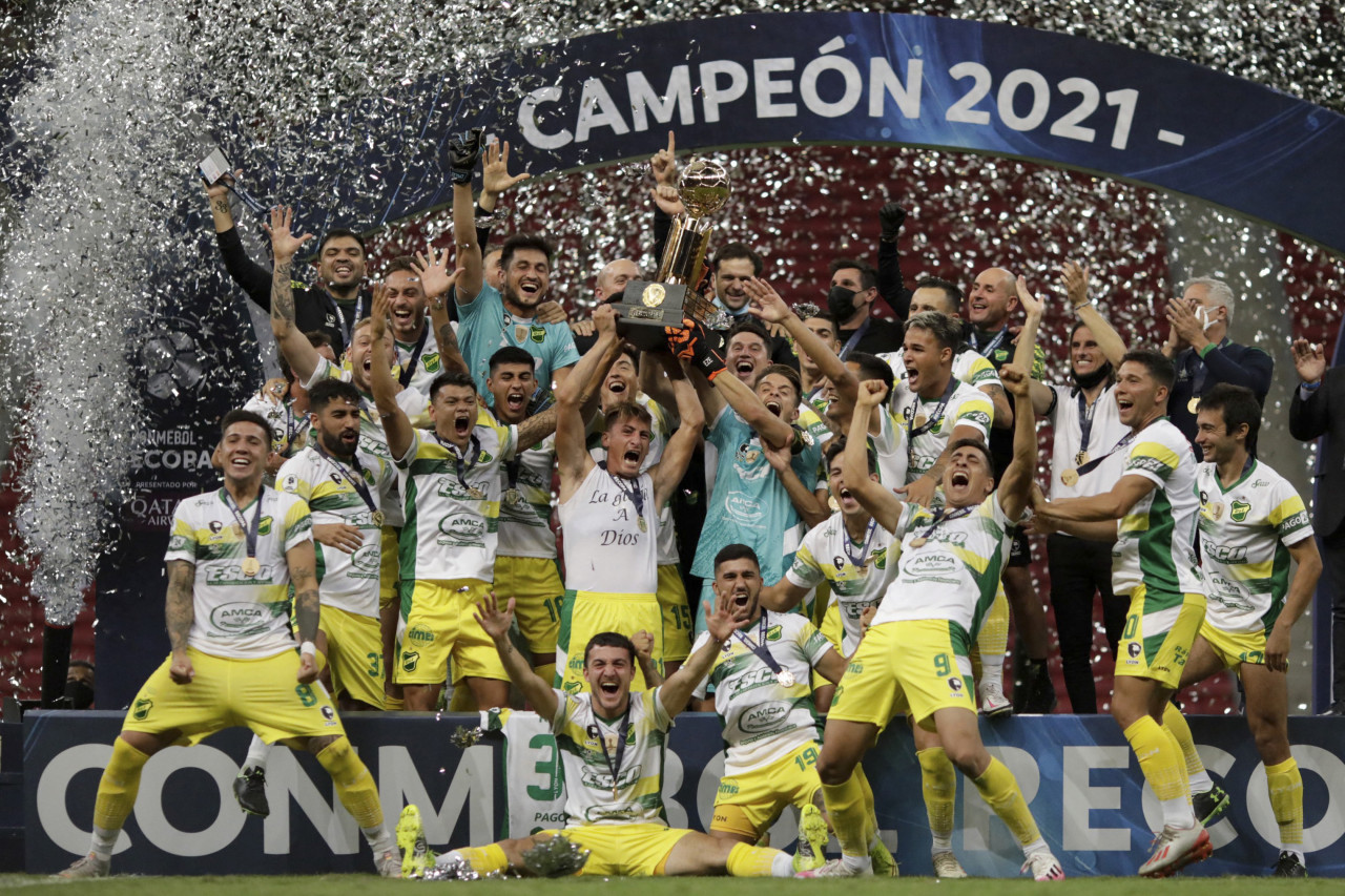 Defensa y Justicia campeón de la Recopa 2021. Foto: NA