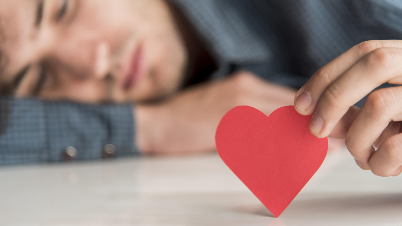 Hombre, decepción, amor, relaciones. Foto: Freepik