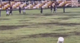 Jugadores antes de salir heridos. Foto: captura video X.