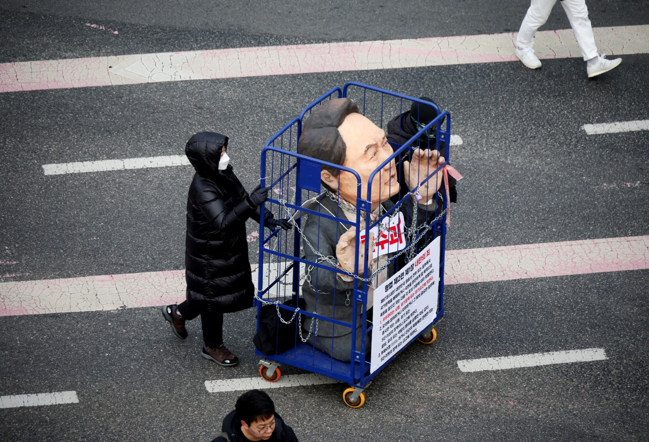 Protestas contra Yoon Suk-yeol, presidente de Corea del Sur. Foto: Reuters.