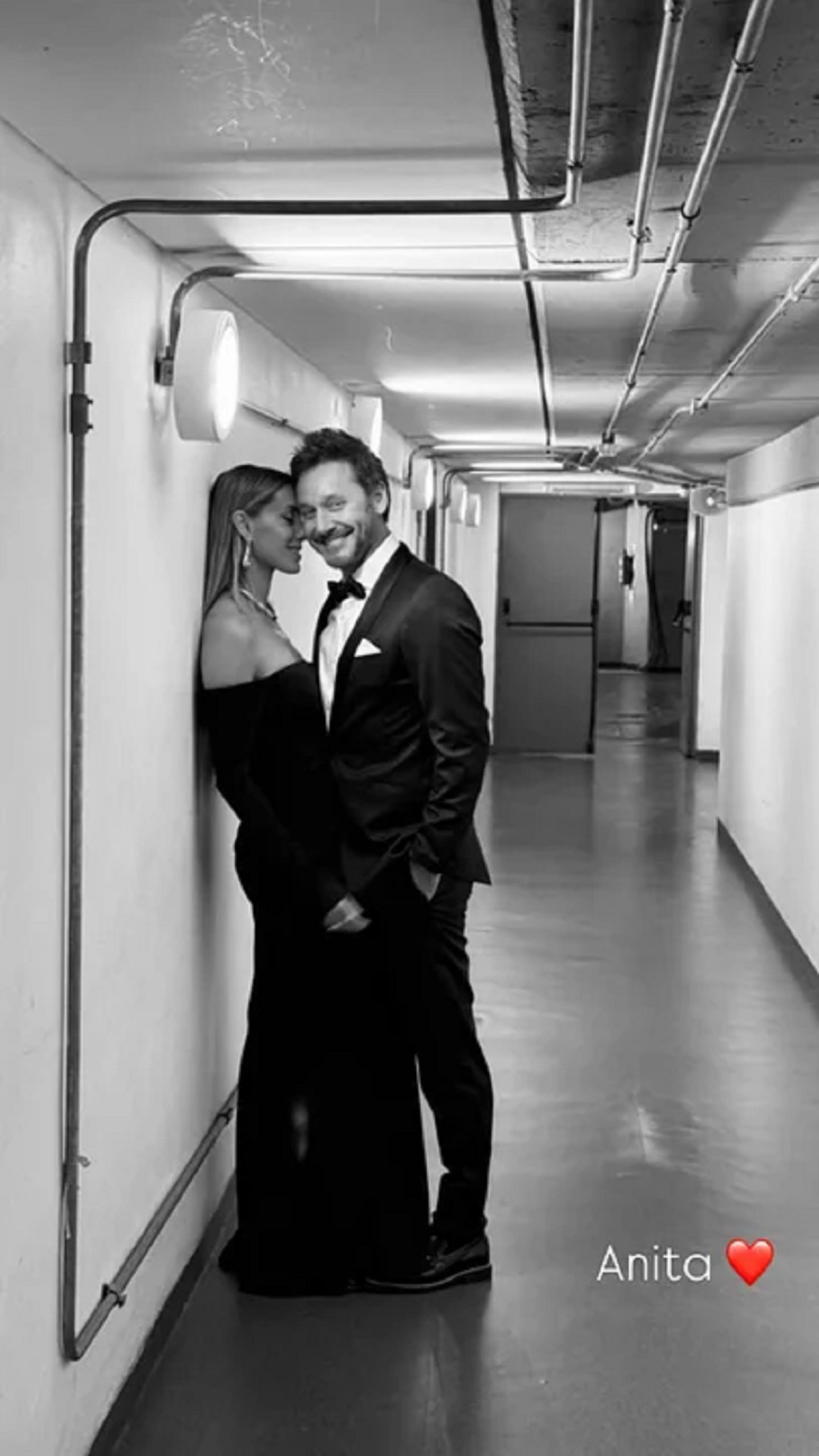 La primera foto que compartió Benjamín Vicuña junto a su pareja. Foto: Instagram.