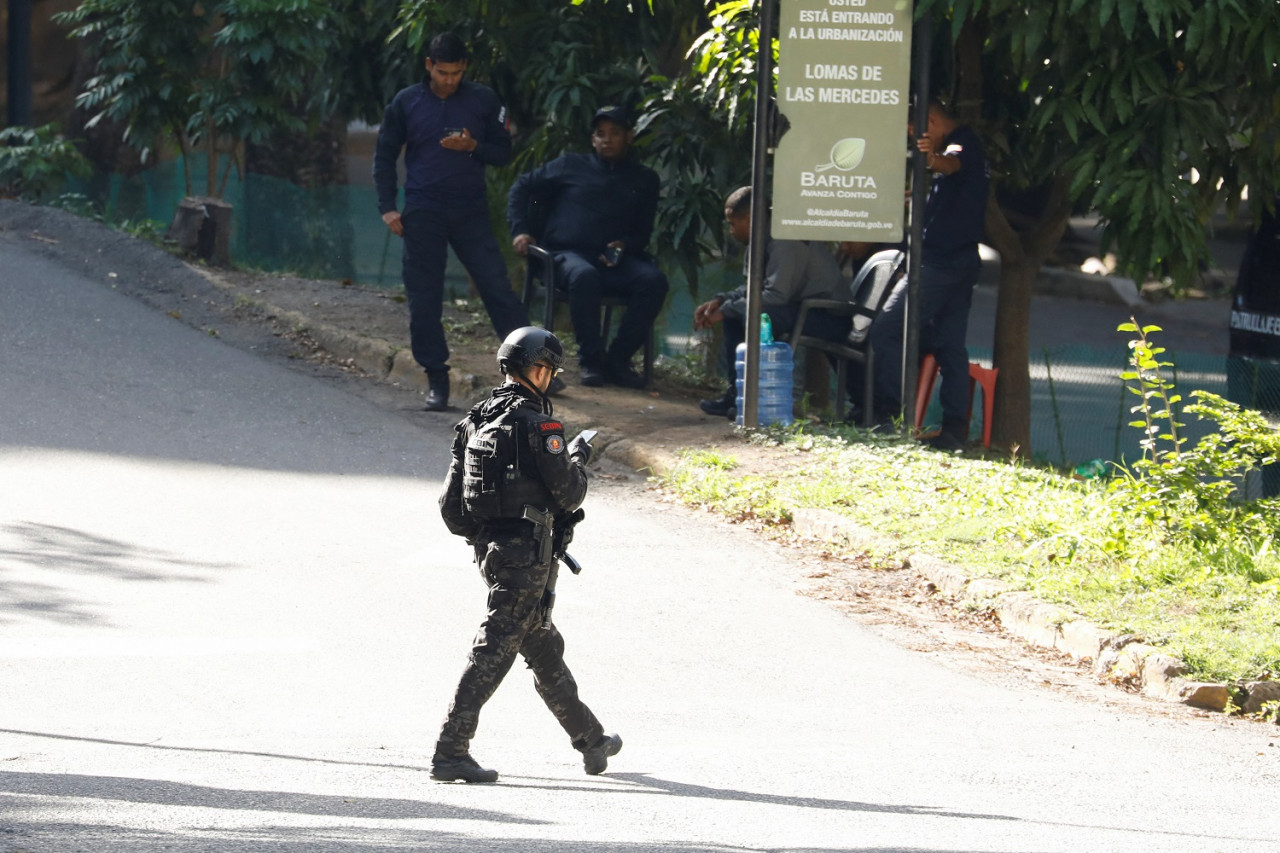 Asedio a la Embajada Argentina en Venezuela. Foto: Reuters