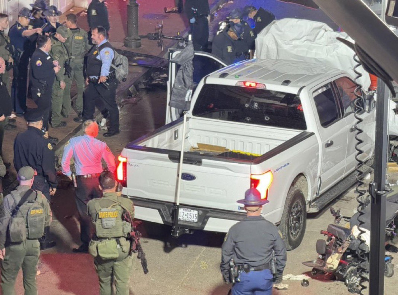 La camioneta del atentado en Nueva Orleans, Estados Unidos. Foto: X @danilerer.