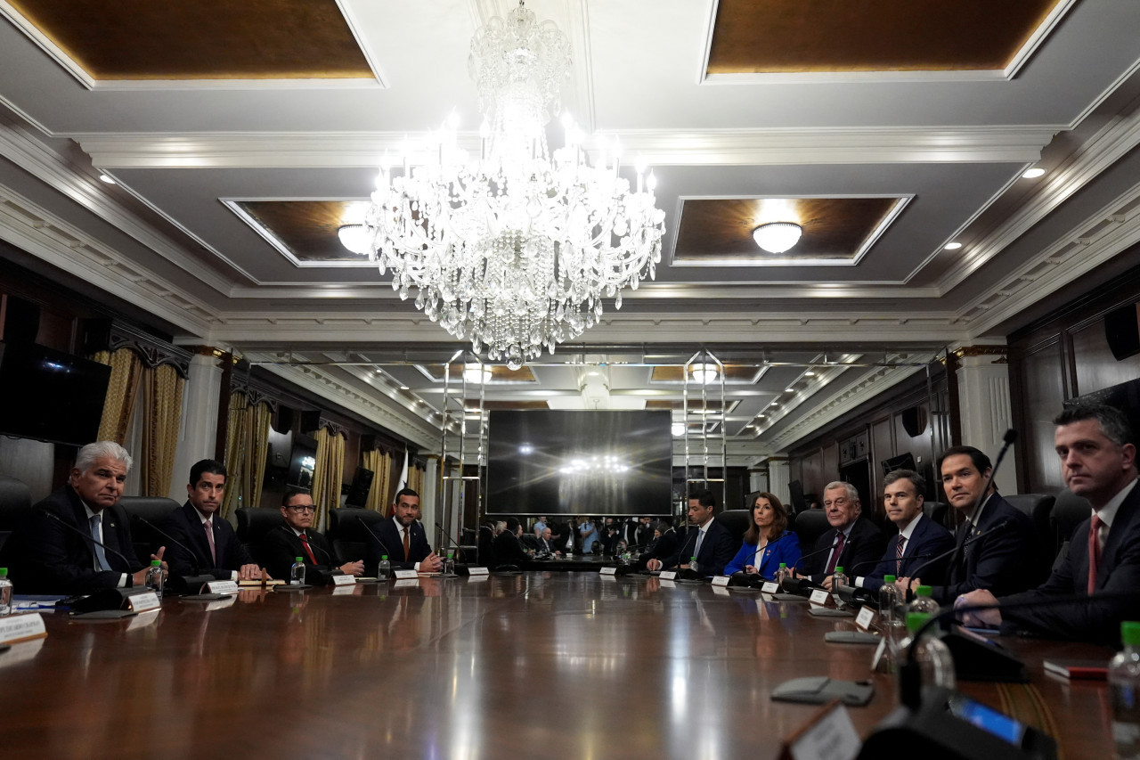 El secretario de Estado de EE.UU. junto al presidente de Panamá. Foto: Reuters/Mark Schiefelbein.