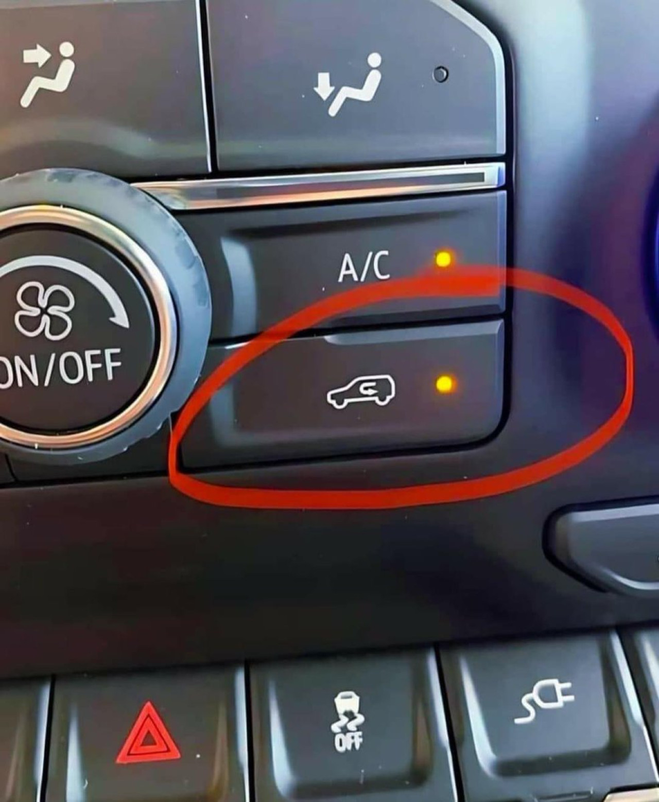 Botón de recirculación del aire acondicionado en los autos. Foto X @puertoestereoOK