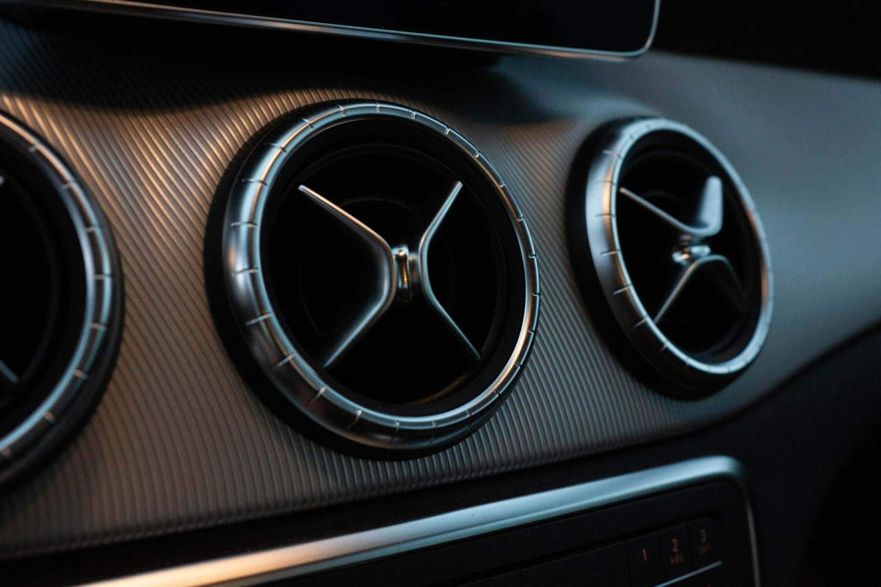 Aire acondicionado auto. Foto Unsplash