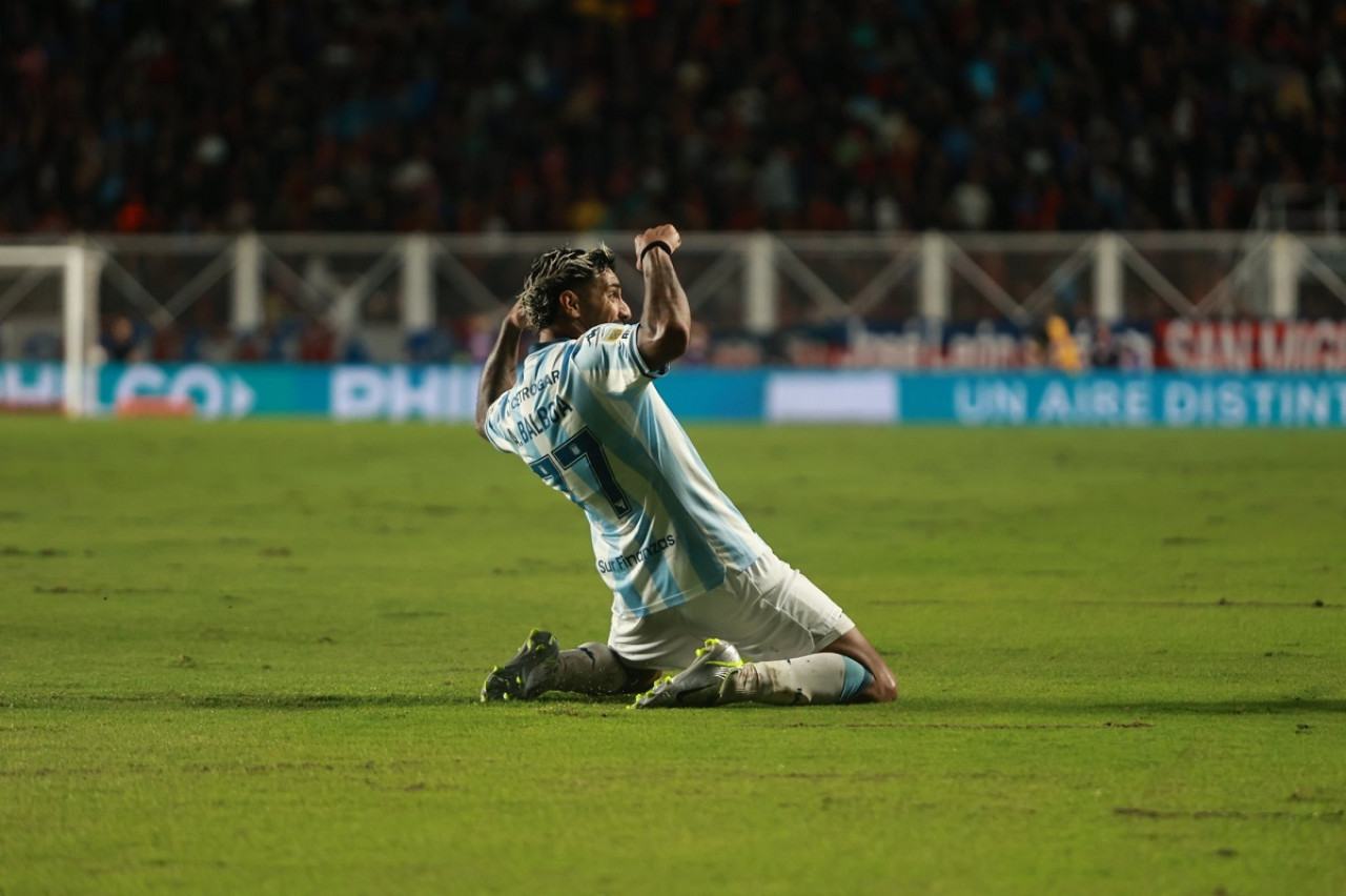 Adrián Balboa; San Lorenzo vs. Racing Club; Torneo Apertura 2025. Foto: X @RacingClub