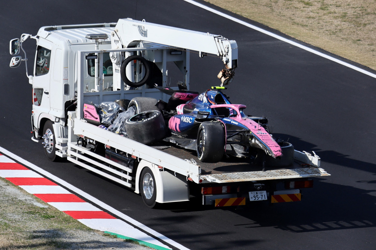 Destrozos en el auto de Jack Doohan en Alpine. REUTERS/Issei Kato.