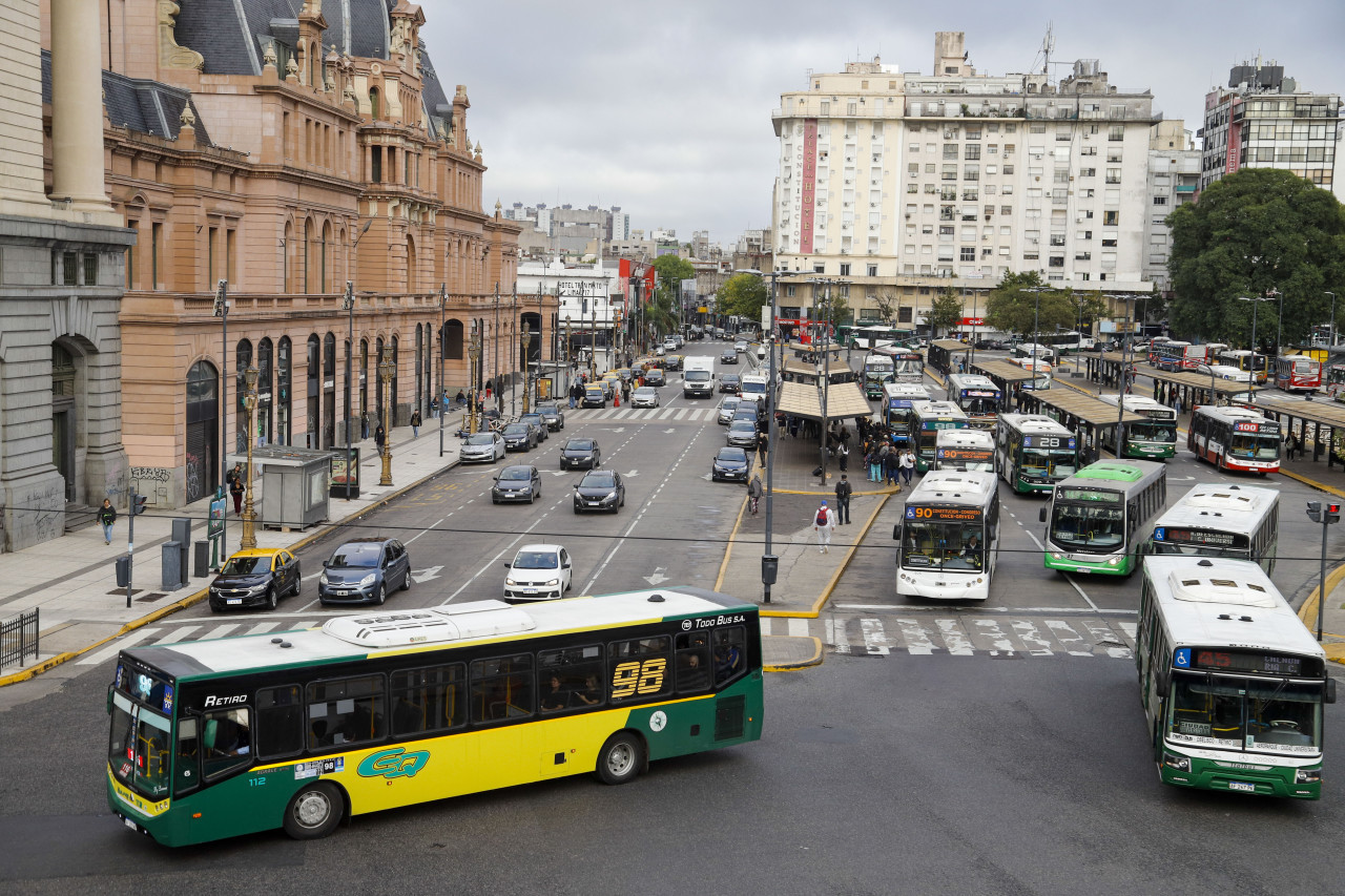 Colectivos en la Ciudad de Buenos Aires. Foto: NA/Daniel Vides.