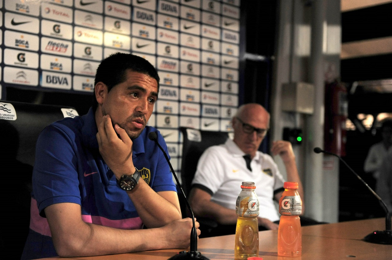 Juan Román Riquelme junto a Carlos Bianchi. Foto: NA (José Brusco)