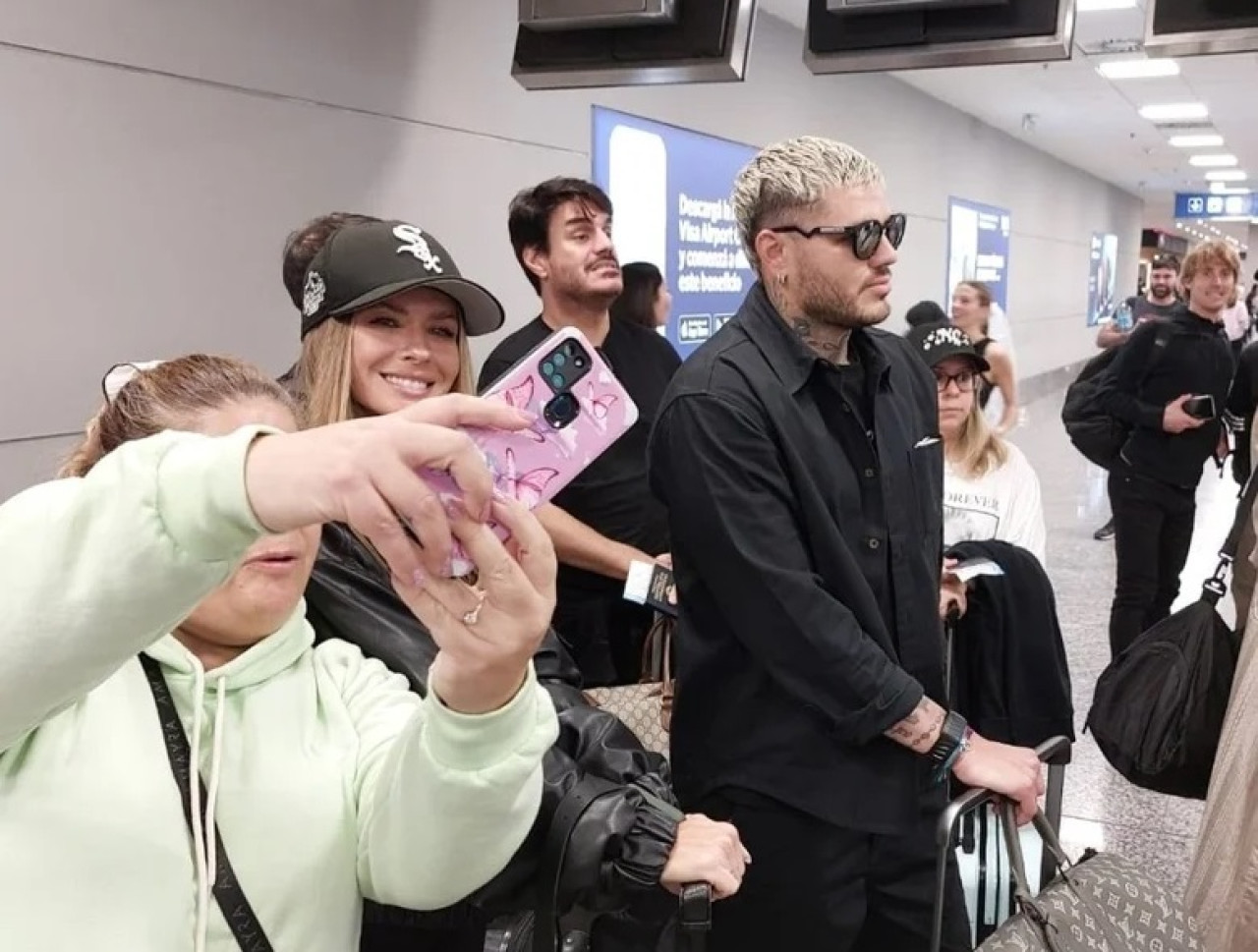 La China Suárez y Mauro Icardi en el Aeropuerto de Ezeiza. Foto: NA.