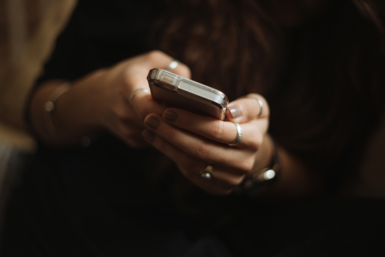 La memoria del celular llena es un problema recurrente. Foto: Unsplash.