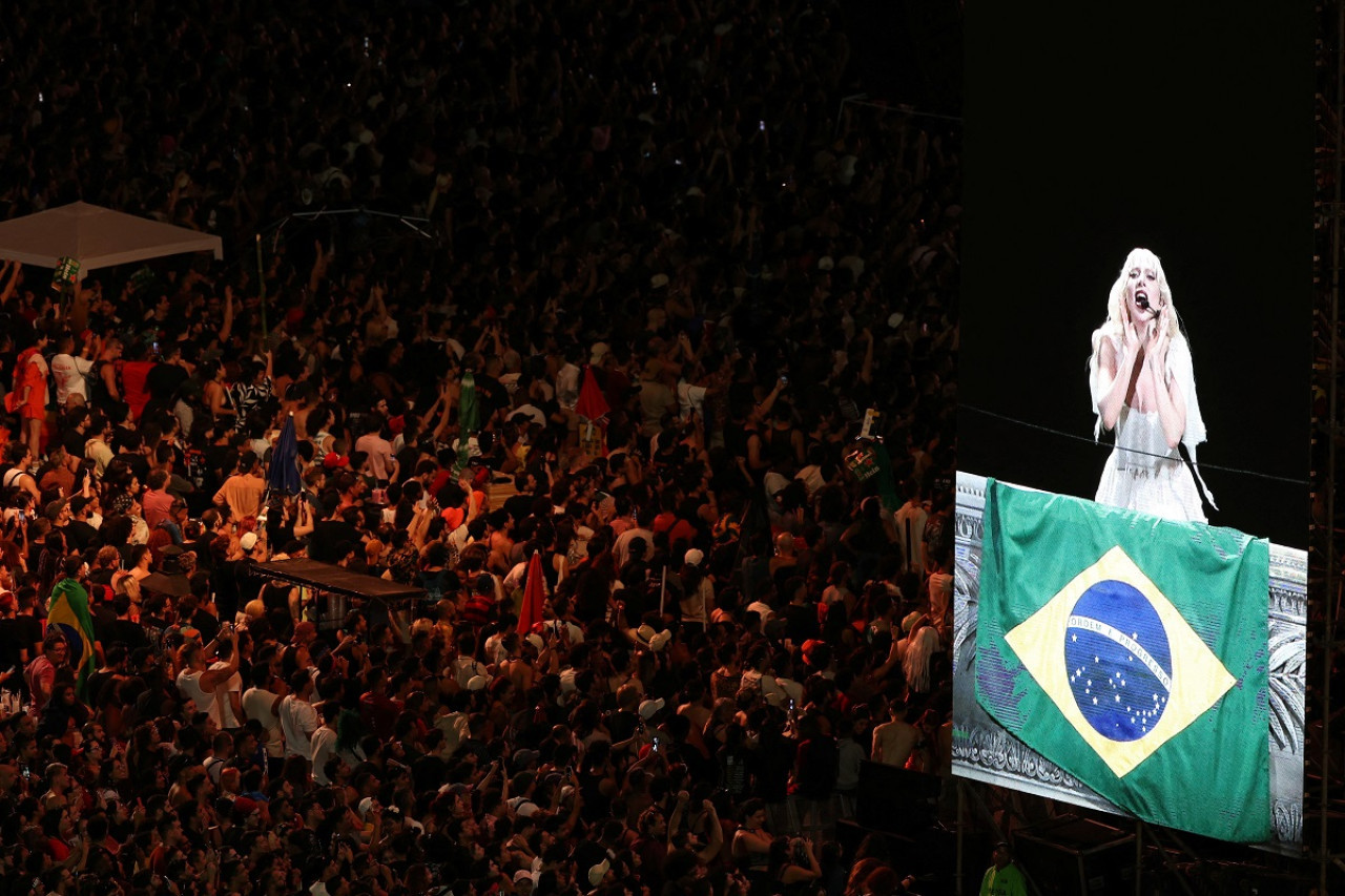 La policía de Brasil desplegó un amplio operativo para el show de Lady Gaga. Foto: Reuters (Pilar Olivares)