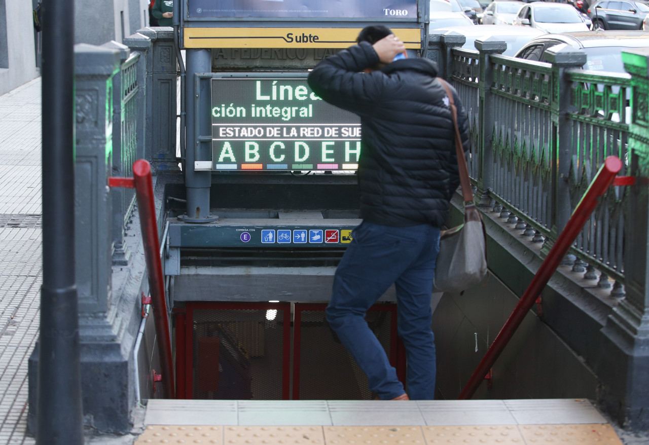 Un nuevo servicio para los usuarios del subte porteño. Foto: NA/Mariano Sánchez.