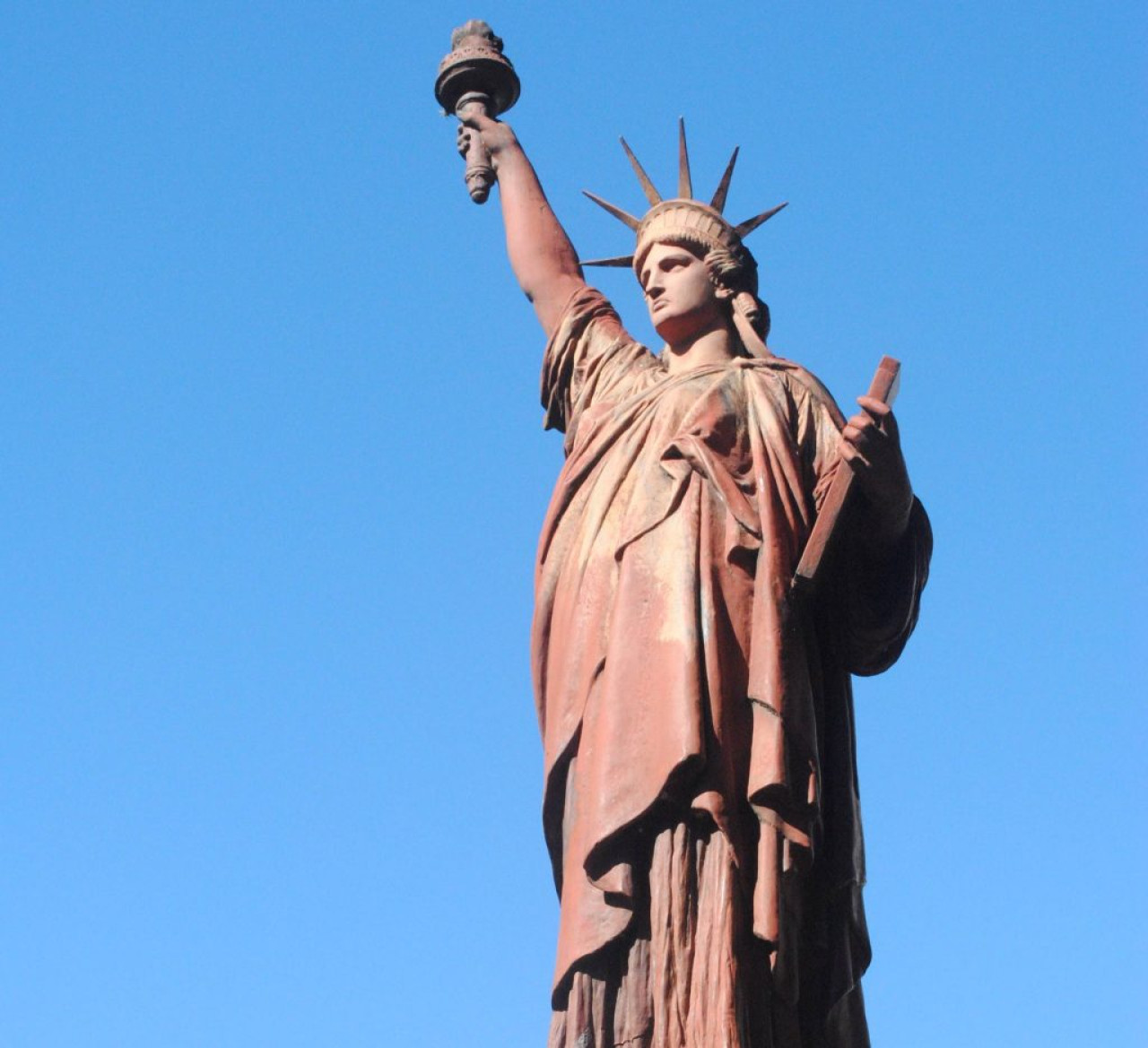Estatua de la Libertad en Argentina. Fuente: Instagram @fotos.antiguas.ba