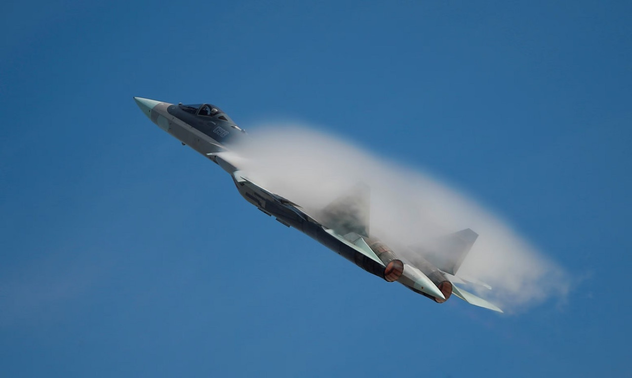 El caza SU-57, diseñado por el consorcio ruso Rostec. Foto: Reuters.