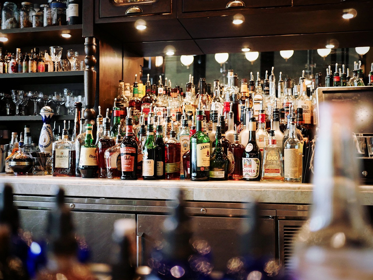 Botellas de fernet vacías, ideal para decorar. Foto: Pixabay.