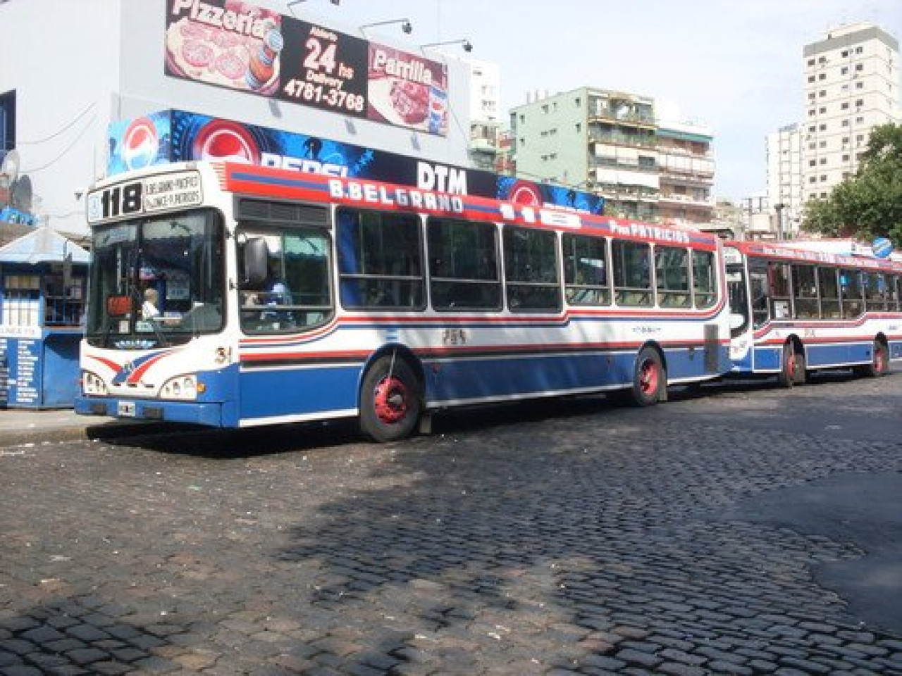 colectivos. Foto: X/@belgranohisto