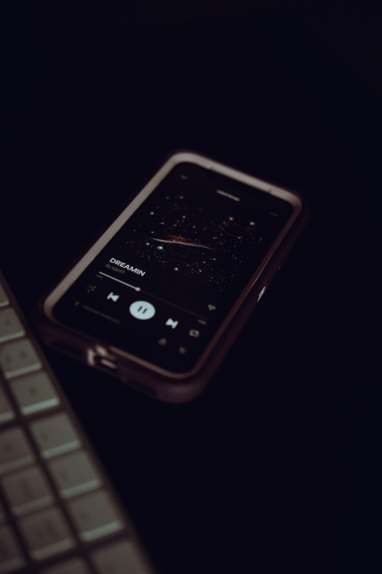 Musica, telefono, celular. Fuente: Pexels