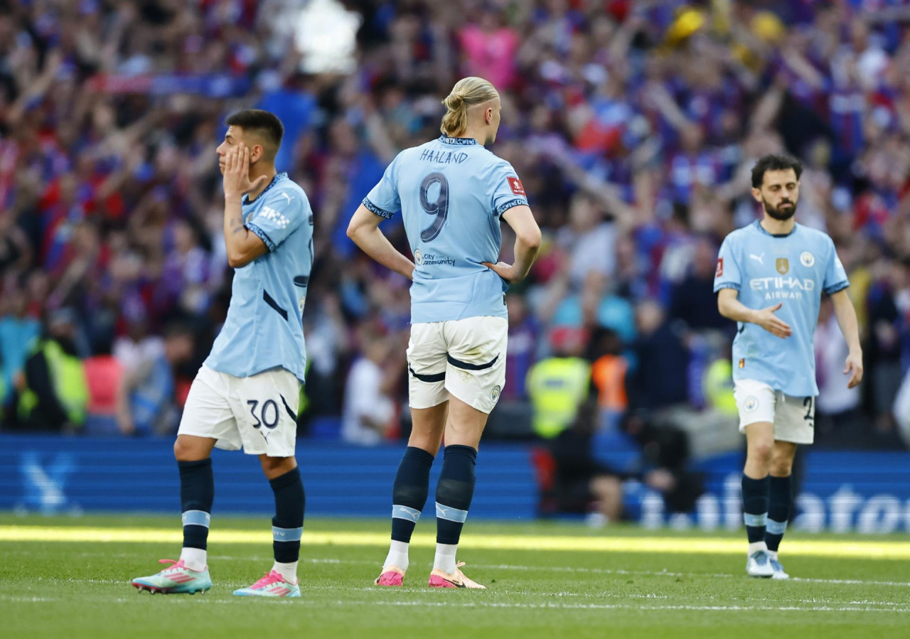Claudio "Diablito" Echeverri debutó en el Manchester City. Foto. EFE/Tolga Akmen