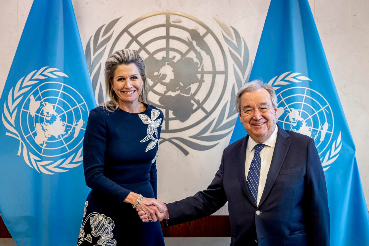 La reina Máxima y António Guterres, secretario general de la ONU. Foto: X / @UNSGSA.