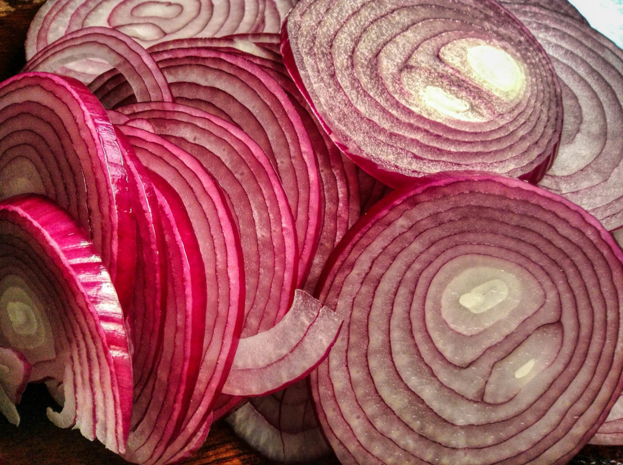 Cortar cebolla. Foto Unsplash