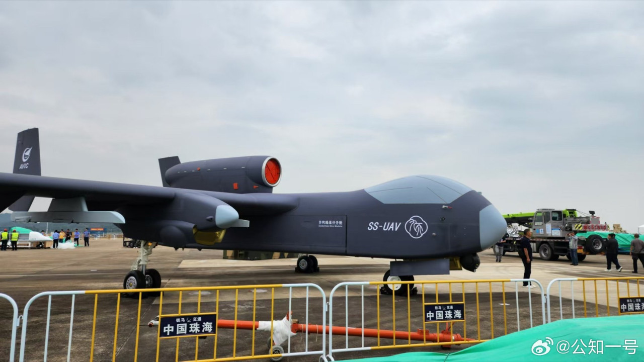 El vehículo aéreo no tripulado chino Jiu Tian, capaz de lanzar enjambres de drones. Foto: X/@xinfolive