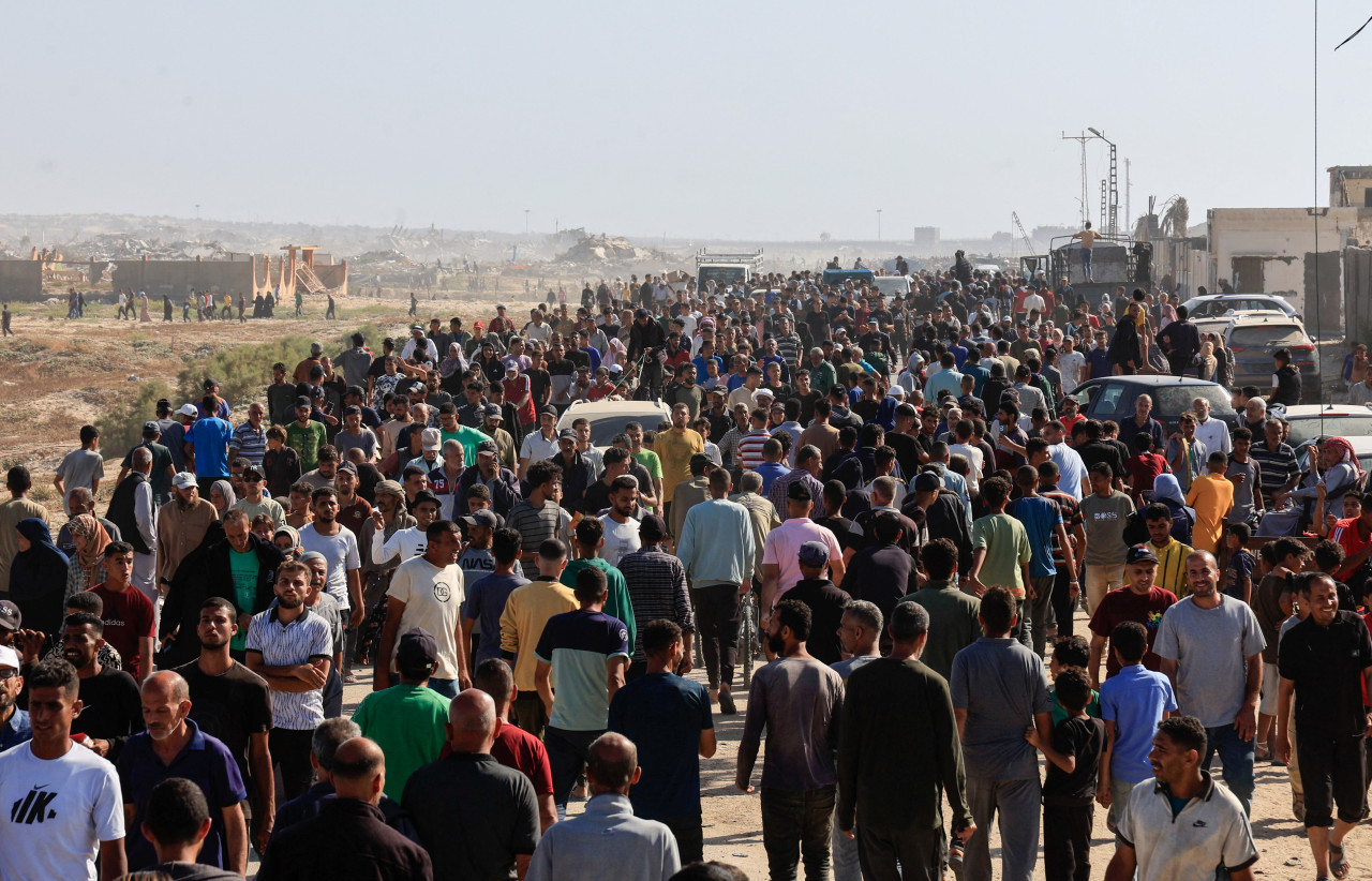 Entrega de ayuda humanitaria en la Franja de Gaza. Foto: REUTERS/Hatem Khaled.