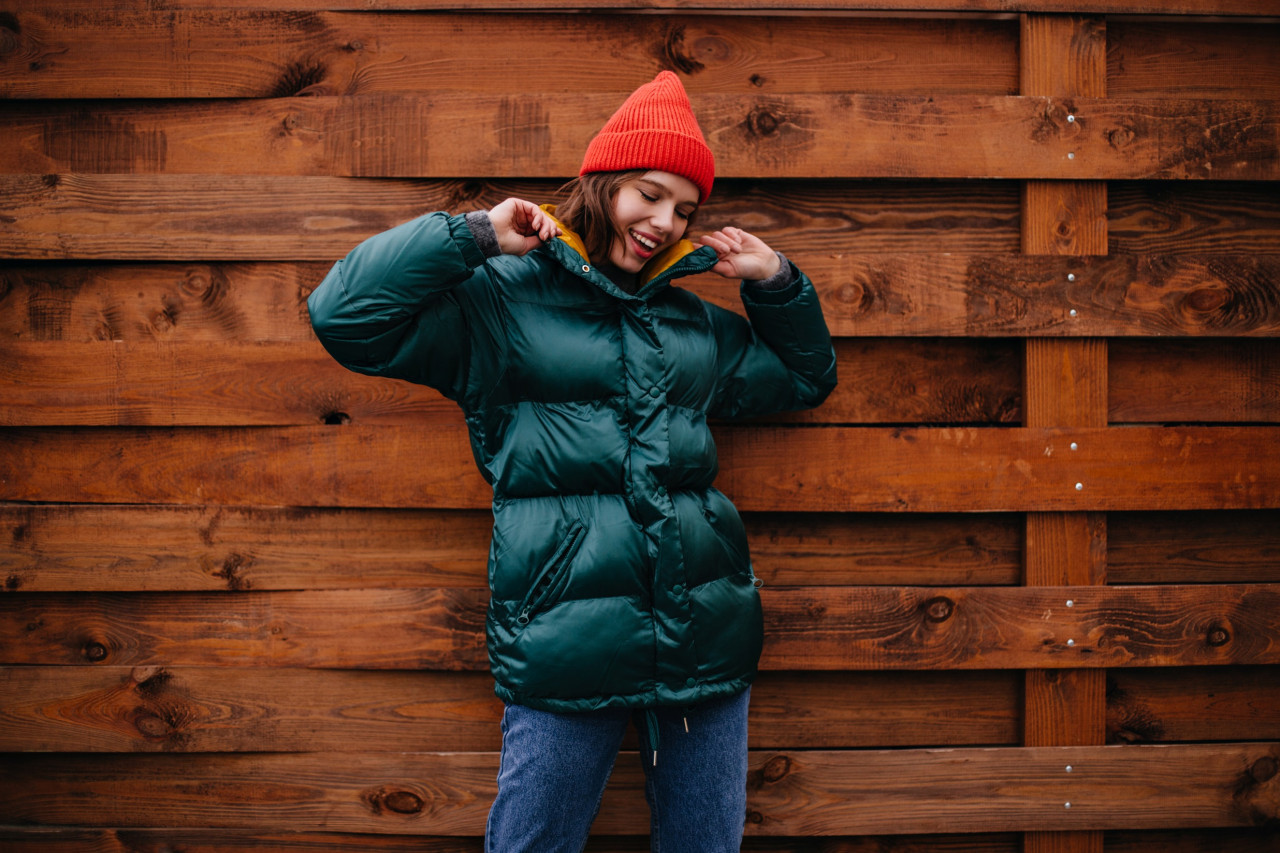 Campera puffer, clima. Foto: Freepik