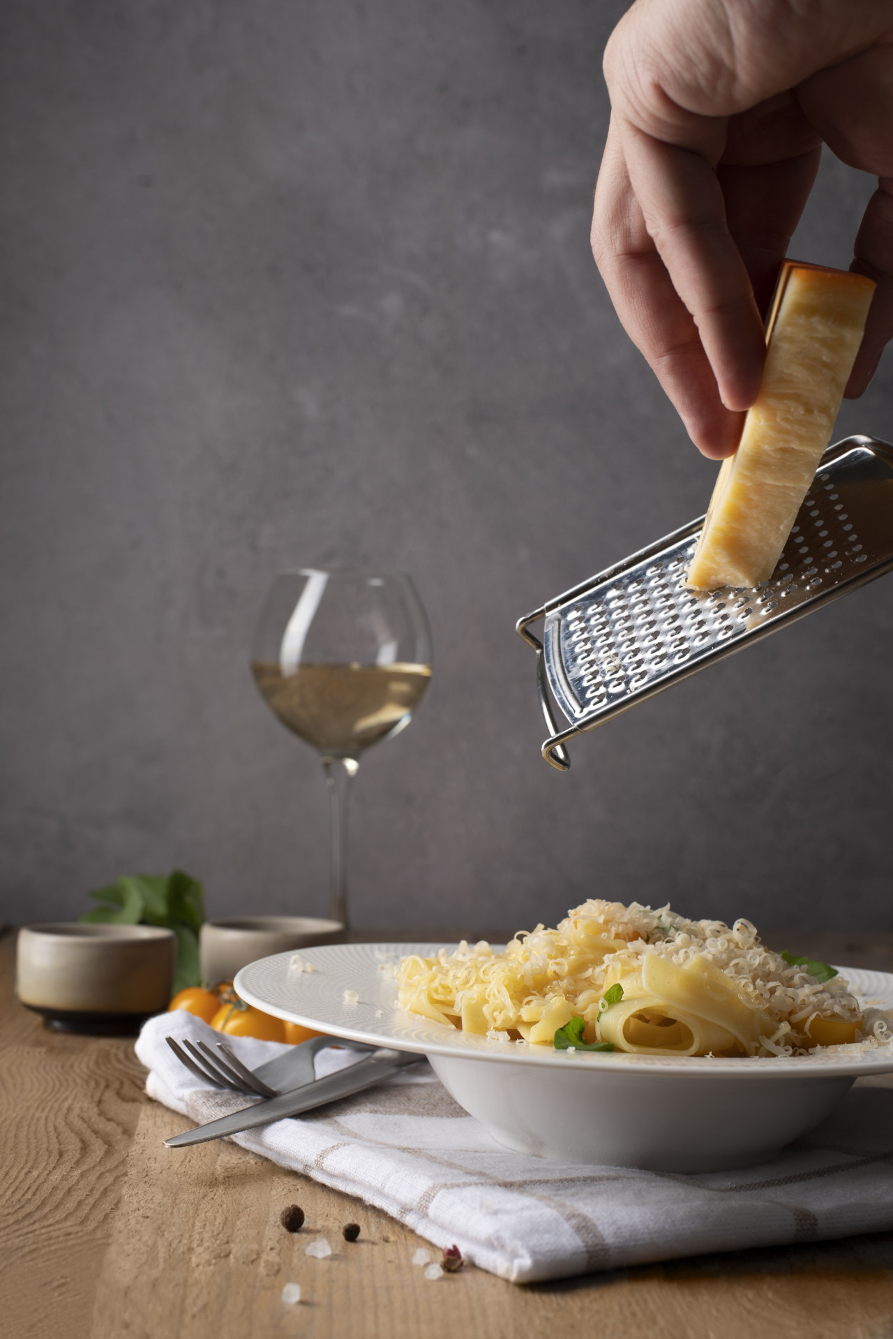 Fideos cacio e pepe. Foto FREEPIK