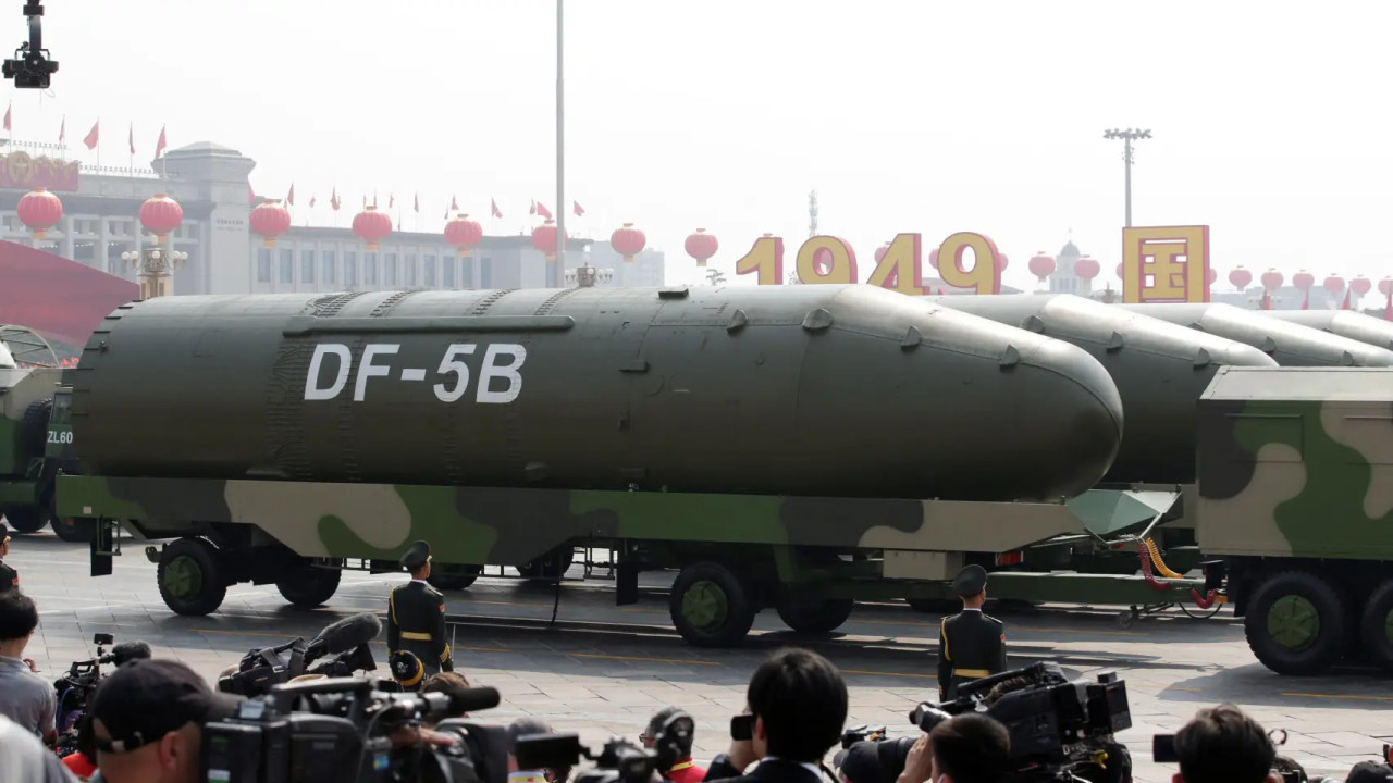 El misil balístico intercontinental DF-5B de China. Foto: Reuters